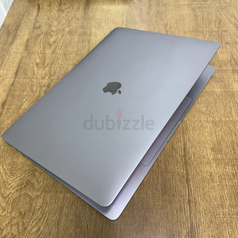MacBook Pro 2018 15’’ i9/ 32/ 1TB Graphic Card 4GB63262932166274113