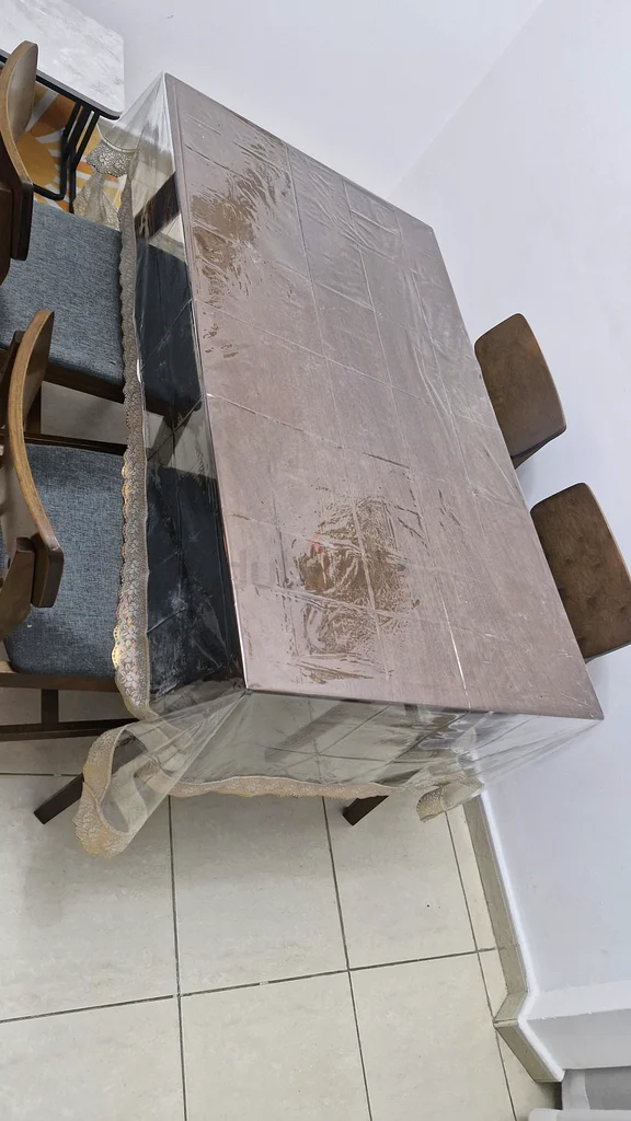 Stylish and Modern Dining Table with Comfortable Chairs63216835831169113