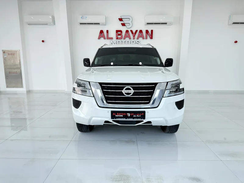 Nissan Patrol XE V6 six-cylinder white/black velvet, no sunroof, Gulf version, Al Masoud63156990623363114