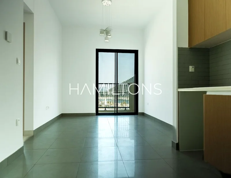 10 mins to Dubai | Beachfront Living | Luxury Views | Resale63204826036355111