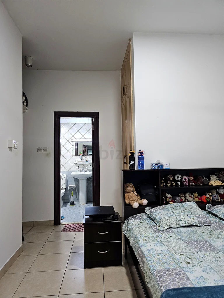غرفة خاصة مع مطبخ وصالة مشتركة وشرفة متاحة للإيجار63127778067587113