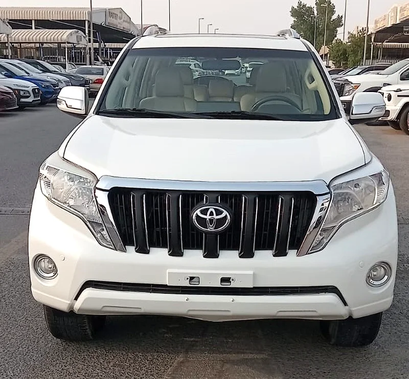 Toyota Land Cruiser Prado VXR V6 4.0L MODEL 201663146289694211111