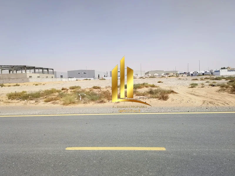 للبيع، أرض صناعية في موقع ممتاز في منطقة السجايع، منطقة واحة السجايع، على الطريق العام63195063123329114