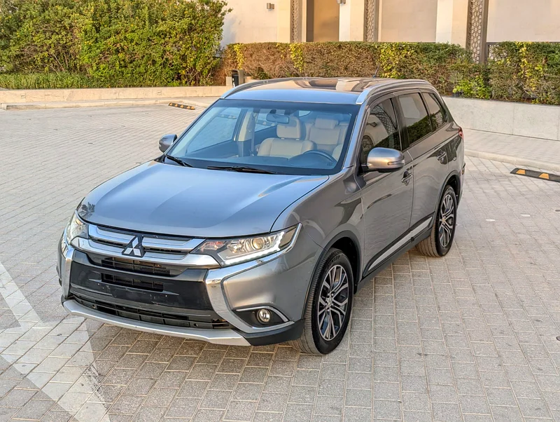 Mitsubishi Outlander 2016 GCC 4WD Immaculate Shape Low KM Perfect Inside Out63225309721859112