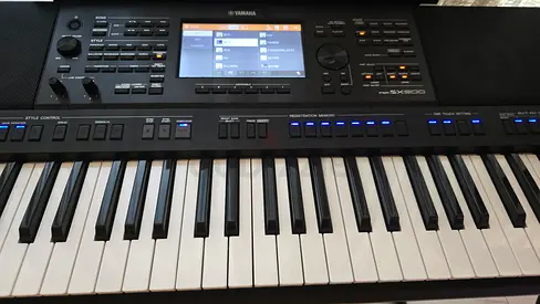 Yamaha PSR-SX900 Arranger Keyboard - Perfect for Musicians!