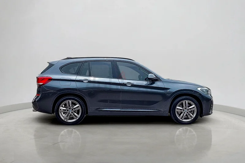 2021 BMW X1 Sdrive20i 2.0L | GCC Specifications63167095751938111