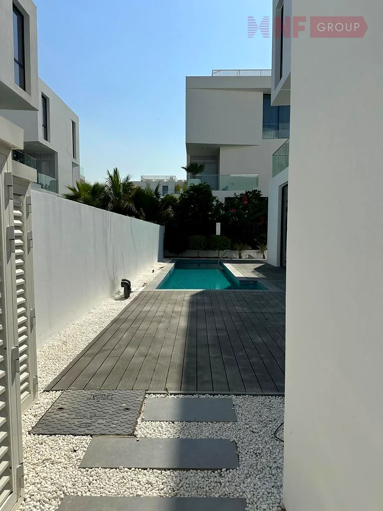 Spacious Villa | Private Swimming Pool | 3 Floors63916768639490114