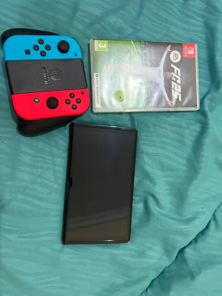 Nintendo Switch Set: Console, Joy-Con  Game!