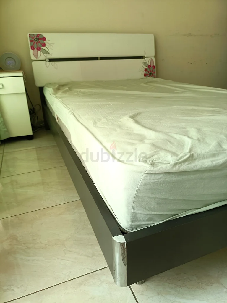 Bed and side table with mattress63180362486275113