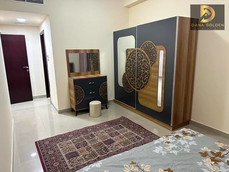 للايجار فورًا في الشارقة، منطقة التعاون: شقة مفروشة بالكامل مكونة من غرفتي نوم مع شرفة وإطلالة بحرية رائعة، وحمامين، وواي فاي مجاني63171301402626114