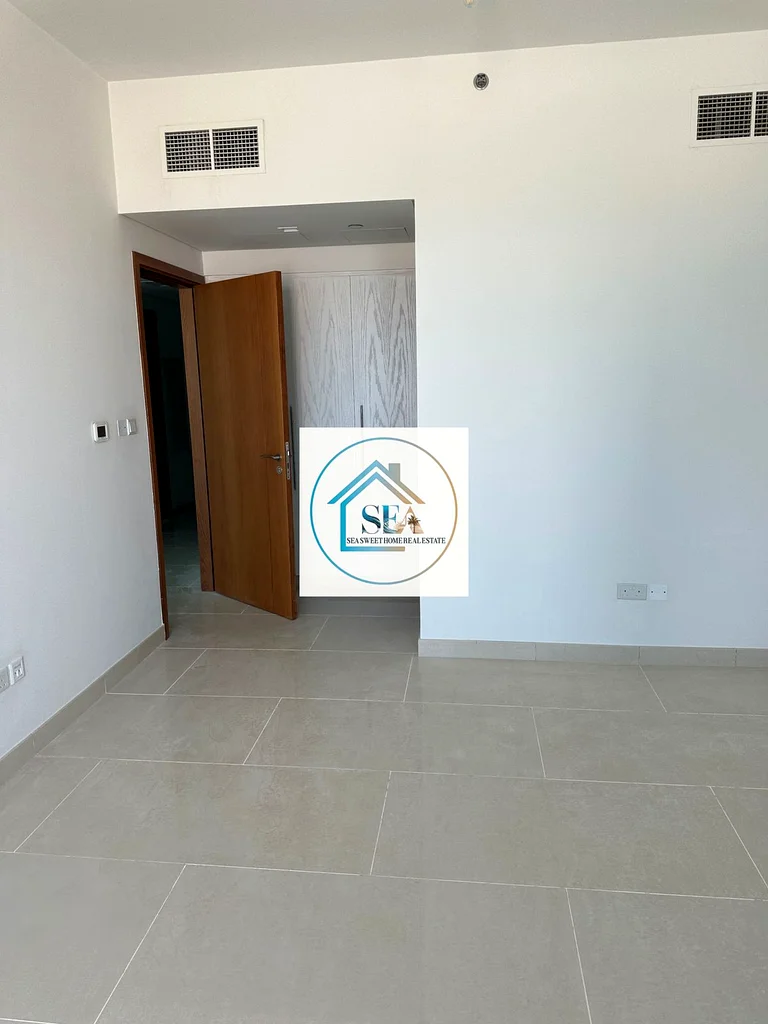 شقة جديدة بالكامل / تخطيط فاخر وواسع / جاهزة للانتقال / إطلالة بحرية كاملة63193069698562112