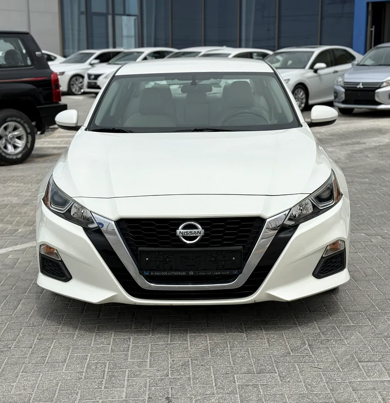2021 Nissan Altima in GCC, original paint, low mileage632326211104011128