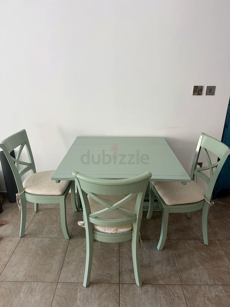 Collapsible dining table63216835865602112