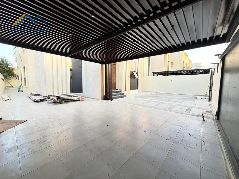 Central air conditioning included * Ground and first floor * Freehold for all nationalities * Ultra deluxe finishing * Large spaces63879425082626114