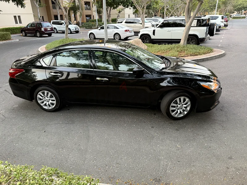 Well maintained Nissan Altima 2018 model63149120147330113