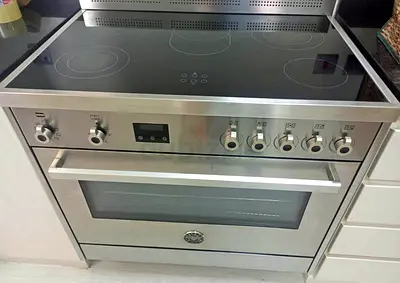 Bertazoni Latest Model 5 Ceramic Hubs Electric Cooker 90cm