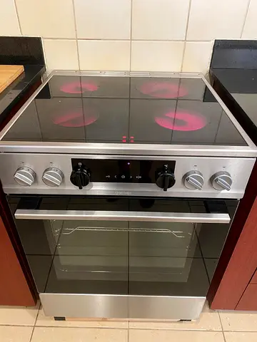 Gorenje 60cm Ceramic Cooker, 4 Zones, 71L Fan Assited Oven, Digital Display, 8 FREE DELIVERY +WARRAN