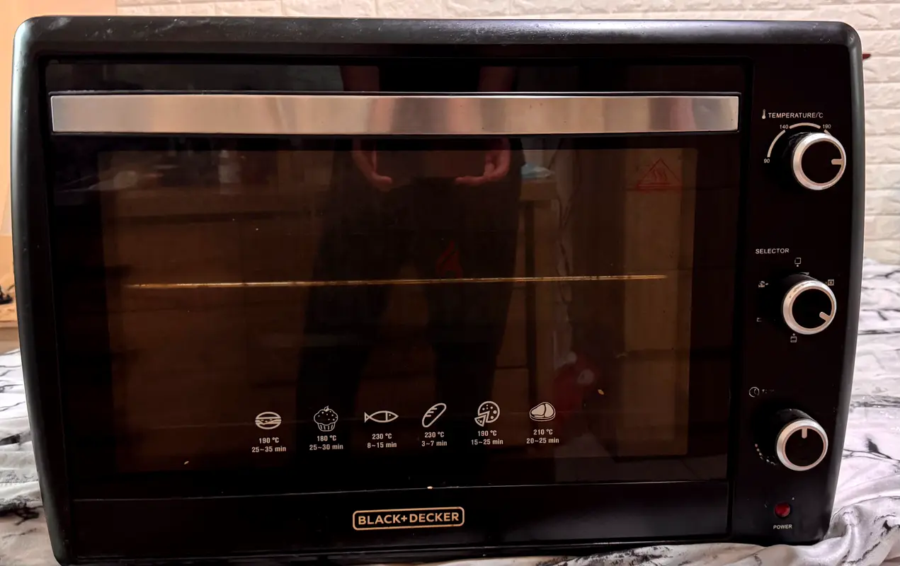 Cook Like a Pro with this Black+Decker Oven!