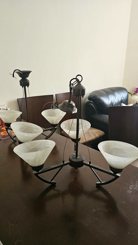 ثريات أنيقة وعصرية (زوج - قطعتان بثلاث مصابيح لكل منهما)63178438352129112