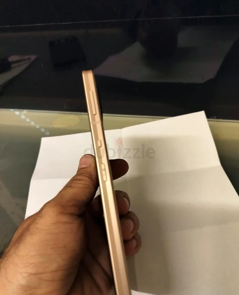 هاتف Aquos Sense6 للبيع بحالة جيدة63213435801985112