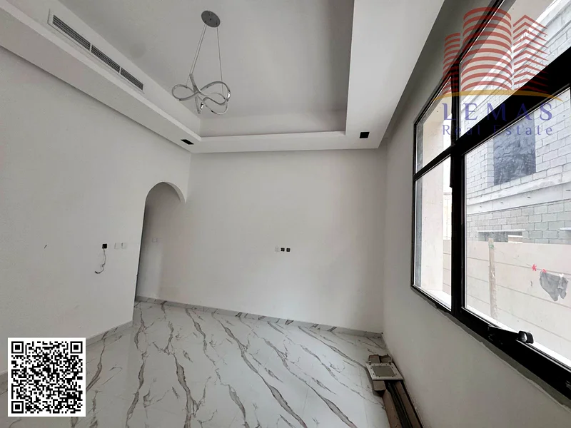 Brand new villa, deluxe corner unit with 6 bedrooms, master suite and terrace63254476560257113