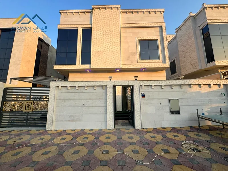 فيلا فاخرة بتشطيبات حديثة ومناطق واسعة * ملكية تامة لجميع الجنسيات * سعر معقول جدًا63884375267458111