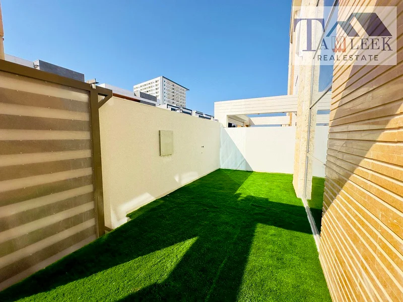 For sale, a luxurious villa with distinctive finishing and a large building area in a prime location in the Emirate of Ajman. The villa consists of 663912682307970114