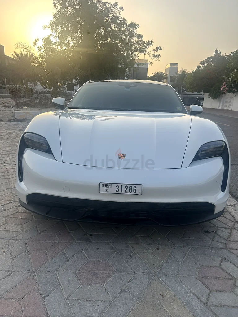 Porsche Taycan63150479044993111
