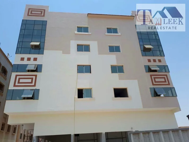 مبنى للبيع في شارع رئيسي، منطقة استراتيجية في الجرف 263196120825346111
