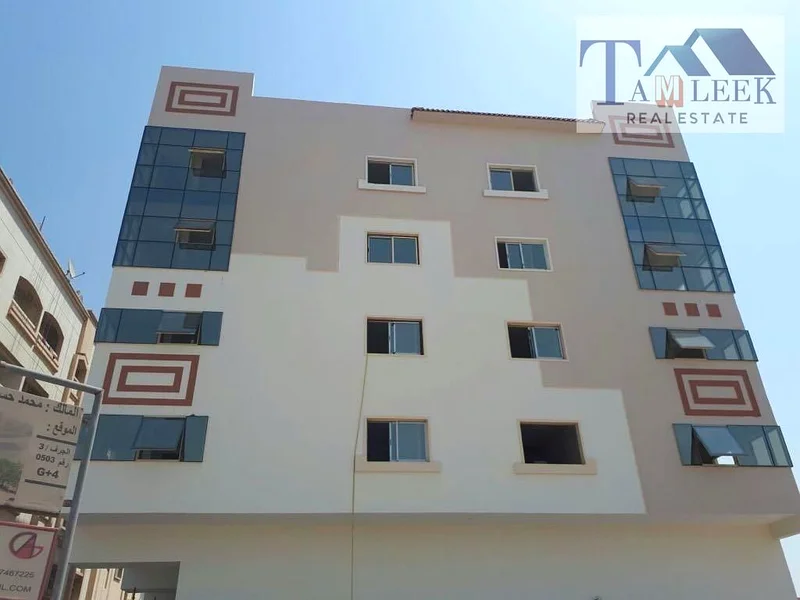 مبنى للبيع في شارع رئيسي، منطقة استراتيجية في الجرف 263196120825346114