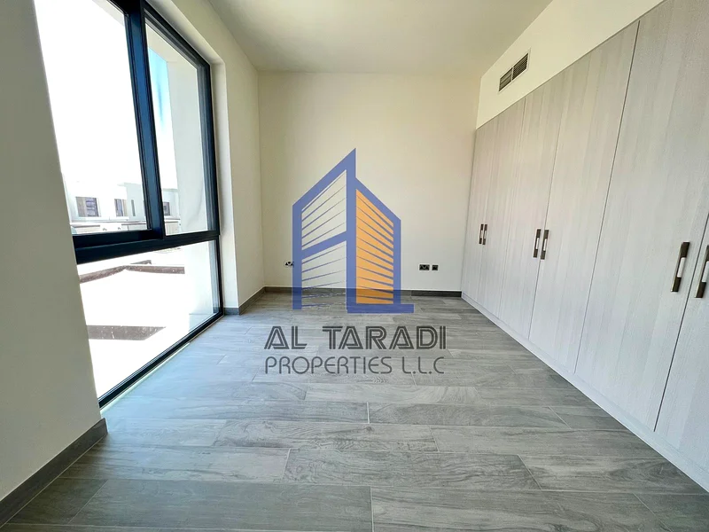 تاون هاوس كبير مكون من 3 غرف نوم | عرض ساخن63307905967362111