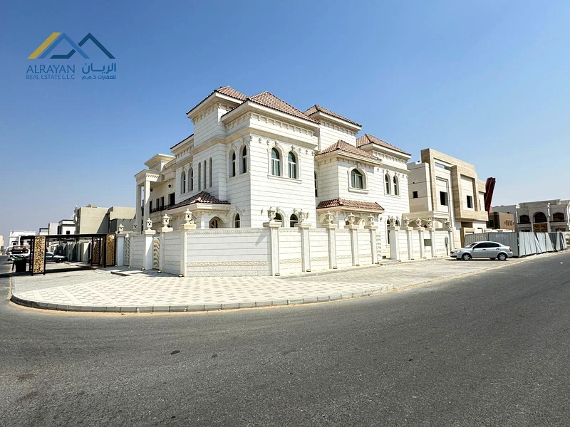 مكيفات الهواء مشمولة * تكييف مركزي بالكامل * تصميم أوروبي حديث * تشتمل على وصلات الكهرباء والمياه * الطابق الأرضي والأول63873951161091111