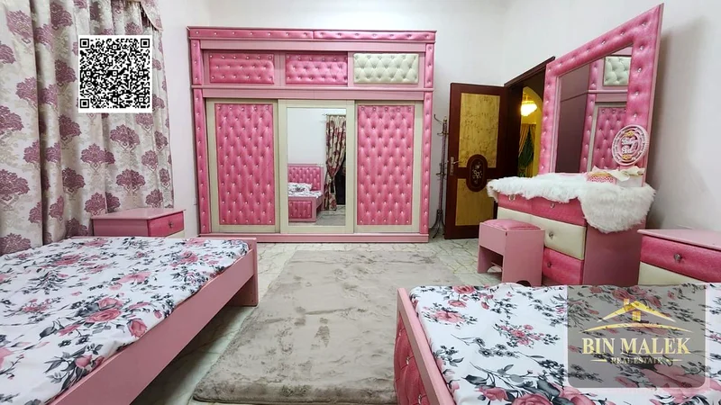فيلا فاخرة مفروشة // جاهزة للانتقال // بجانب المسجد // موقع مميز // قريبة من الطريق السريع63302944444546114