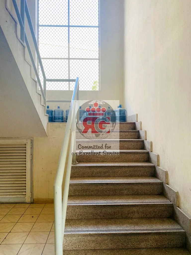 متوفر سكن فائق في الفضاء بسعر منخفض.63164780157443114