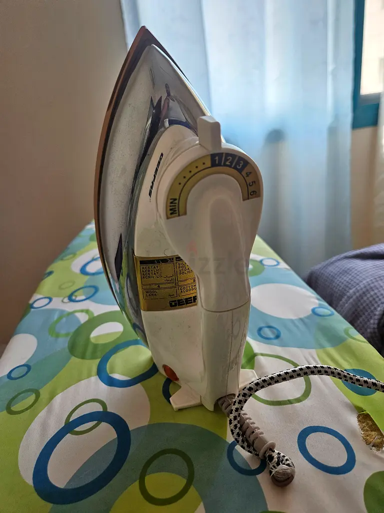 Effortless Ironing with this Reliable Iron