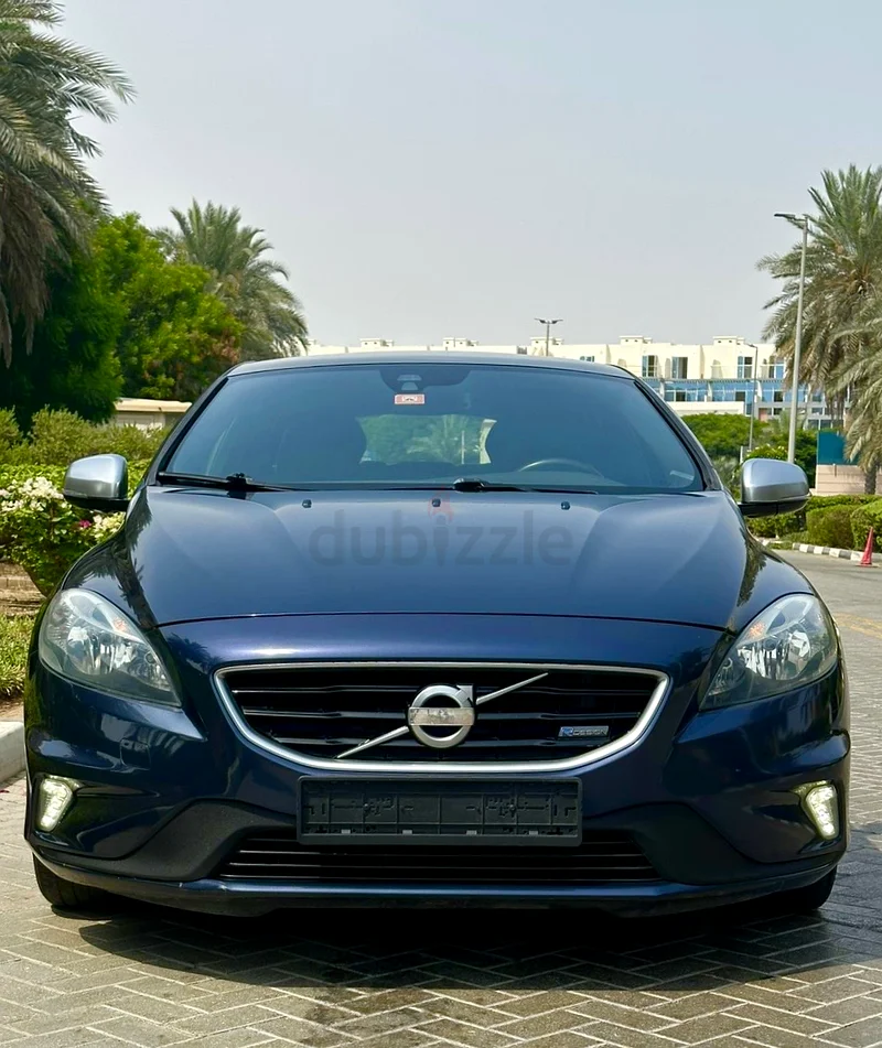 Volvo V40 T5 R-Design Hatchback 2.0 L 2014 GCC Accident Free63221301632387114