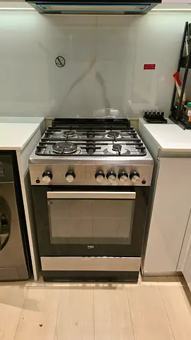 Beko Stainless Steel Freestanding Gas Cooker In Perfect Condition