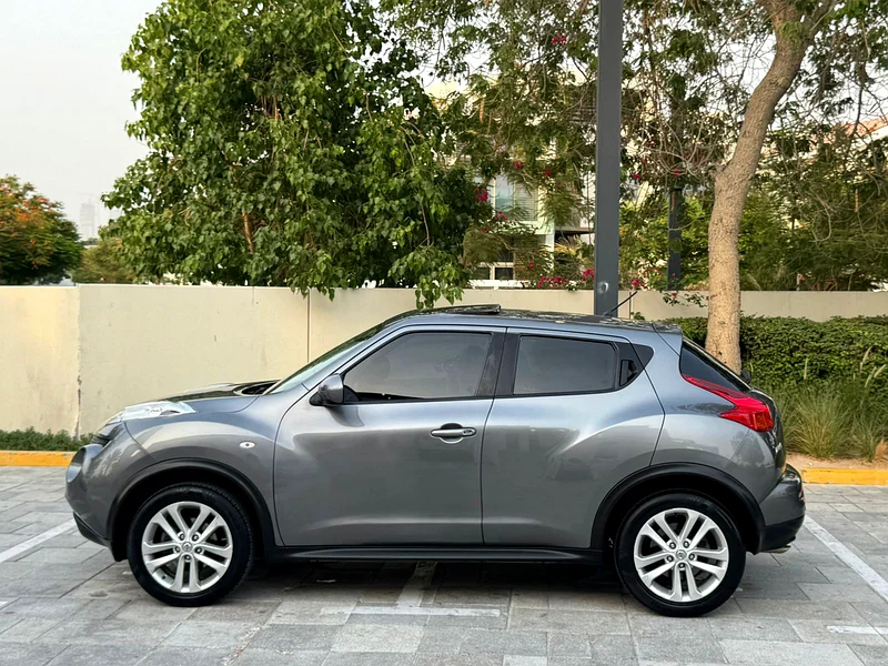 GCC 2014 Nissan Juke SL 1.6L  4 Cylinders /// with SUNROOF // IMMACULATE CONDITION!!63149584593154114