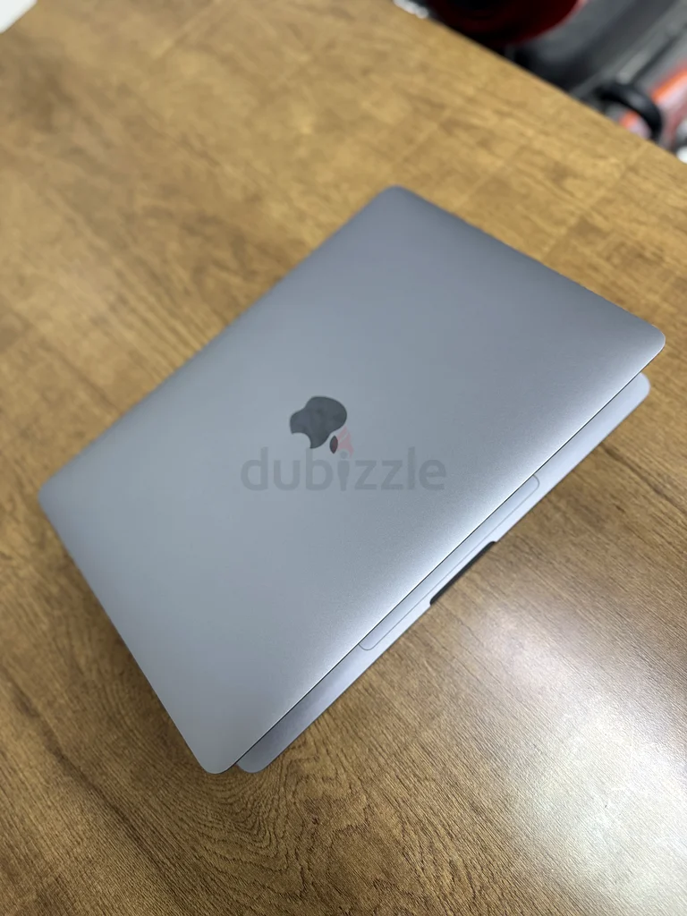 ماك بوك برو 2020 بحجم 13 بوصة، معالج إنتل كور i7، 16 جيجابايت، 512 جيجابايت63262932159617111