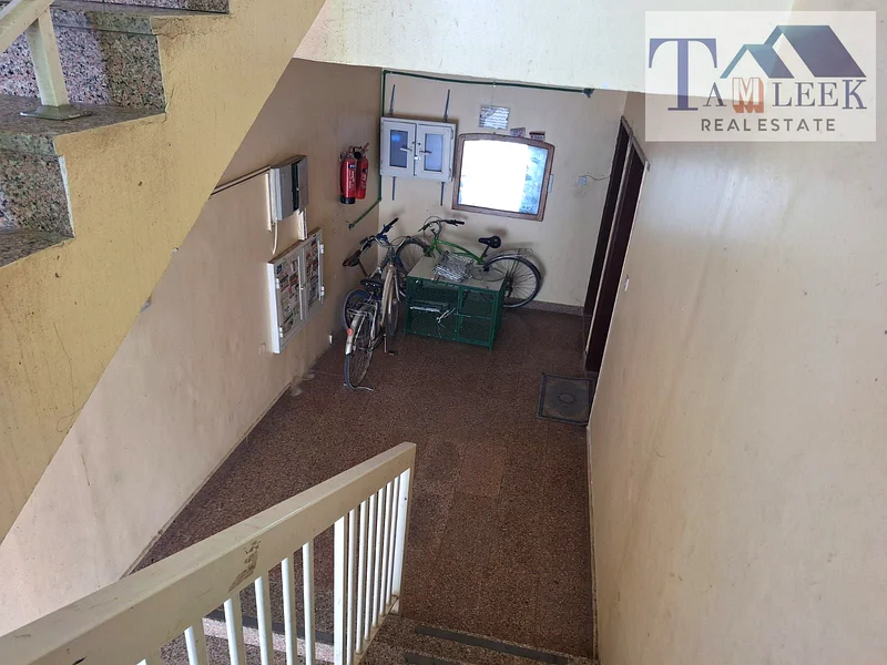مبنى تجاري سكني للبيع مكون من طابق أرضي وطابق أول63194578705281114