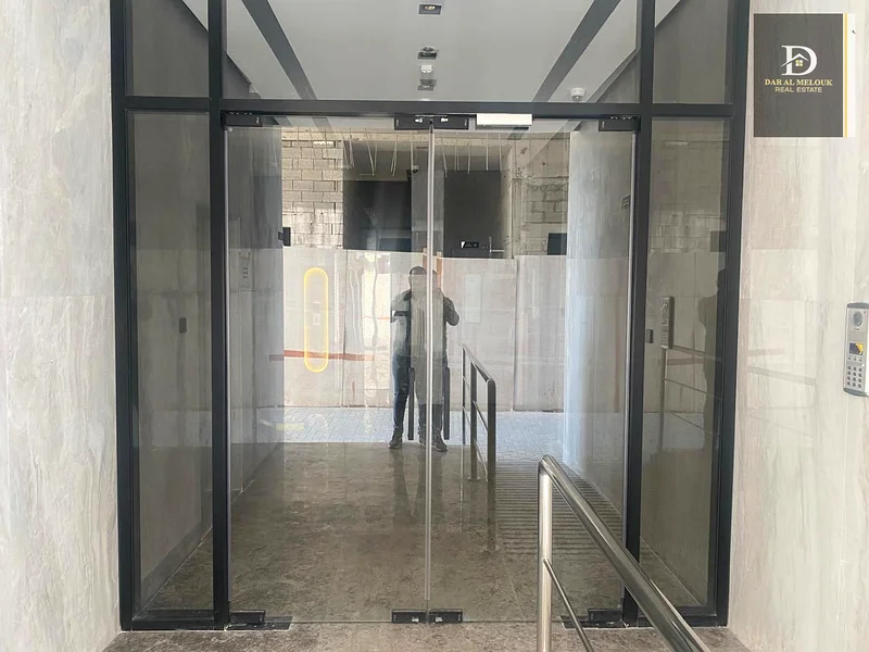 For sale in Sharjah, Muwailih Camp area  Al Falah, a commercial residential building, area 5166 feet63184191670147111