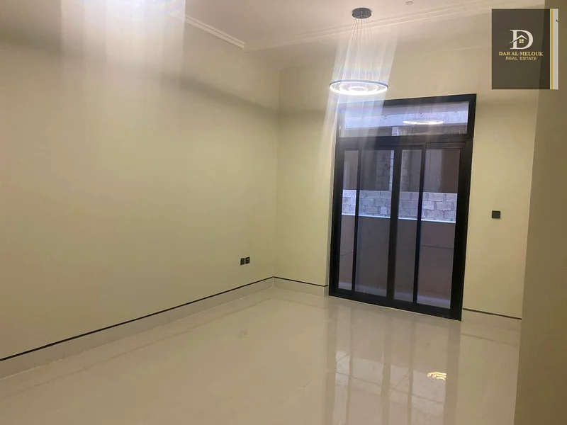 For sale in Sharjah, Muwailih Camp area  Al Falah, a commercial residential building, area 5166 feet63184191670147114