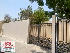 house of lettuce, rooms and an annex, an excellent location in Al Jazzat