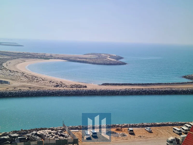 منظر جزئي للبحر، منظر للاجُزر، وحدة في الزاوية اليمنى، الطابق الثامن، على بعد دقيقتين من الشاطئ، استثمار رائع63864602741378110