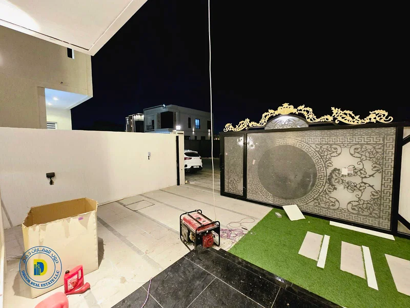 في سعرٍ رائع، فيلا من 6 غرف مع سقف، بما في ذلك رسوم التسجيل، في حي الياسمين، تشطيب فاخر جدًا، تمويل بنكي، ملكية حرة63249747356163111