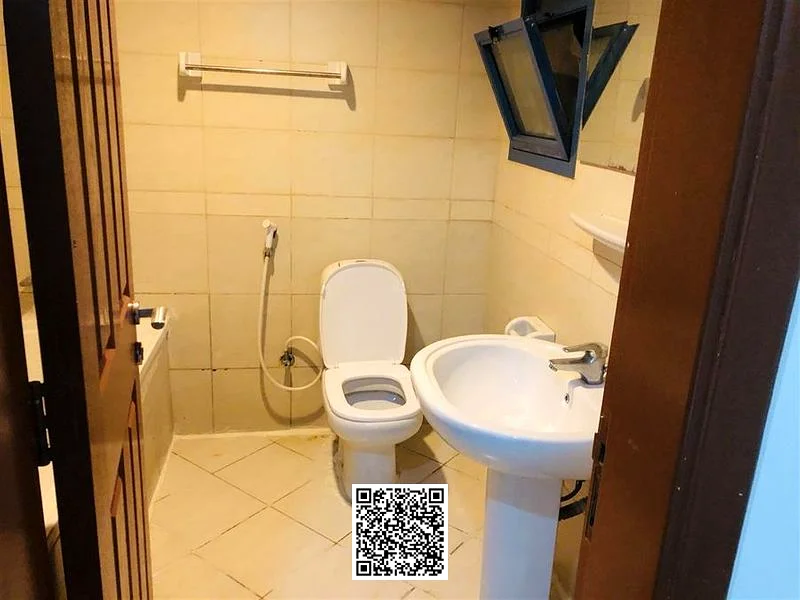 عرض ساخن شقة فارغة من 3 غرف نوم متاحة للبيع في أبراج الخور63870675740290114