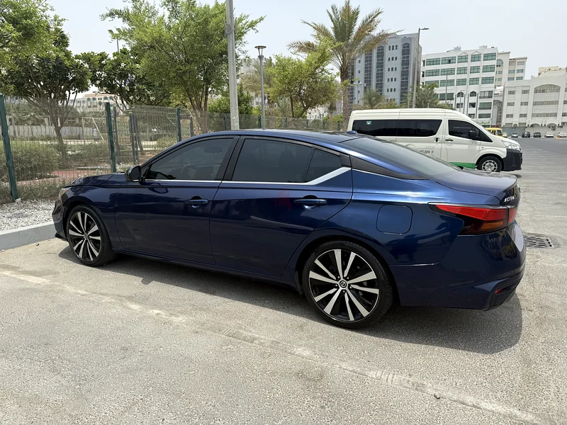 سيارة نيسان ألتيما عائلية، بحالة جيدة، بسعر 35000 درهم63166630188801111