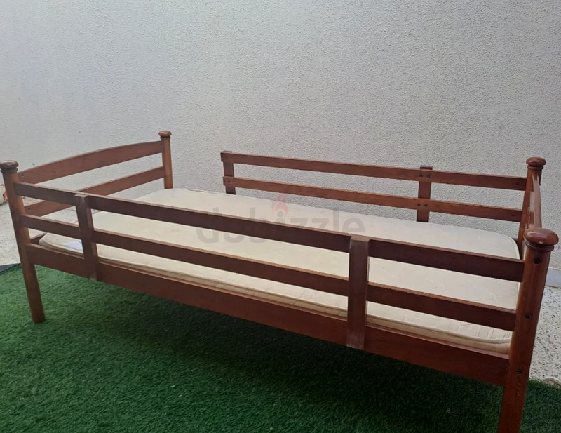 سرير واحد للأطفال بحالة جيدة للاستعمال63206878048129115