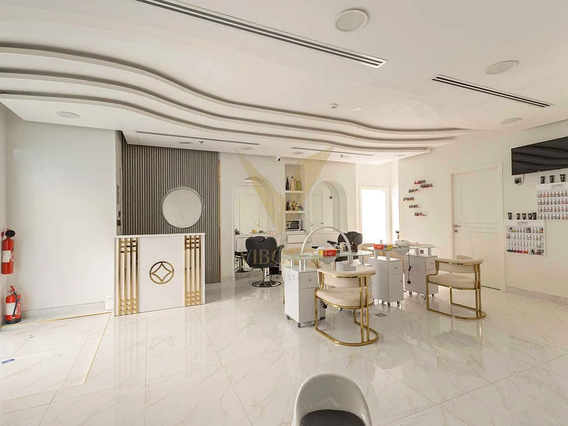 مساحة تجزئة رئيسية للبيع في وان باي أومنيات BB631956081873931122
