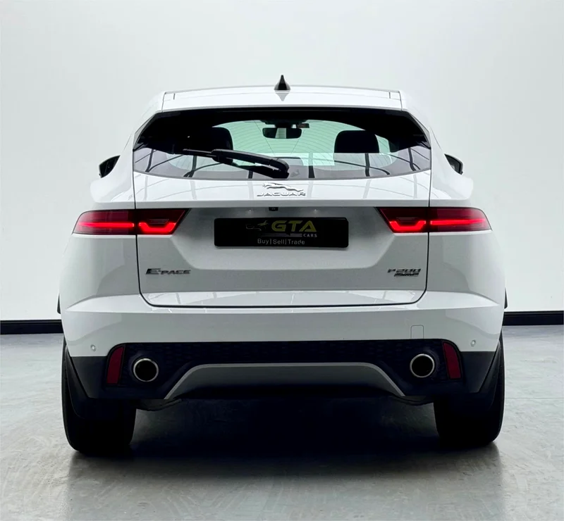 2020 جاكوار E-Pace P200 دفع كلي، ضمان الوكالة حتى 2026، سجل صيانة كامل من الوكالة، مناسبة لدول مجلس التعاون الخليجي63221825046018114